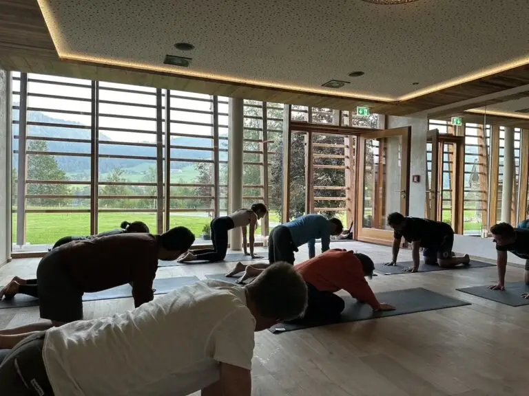 yoga für aboslute anfänger - sonnengruß lernen-min