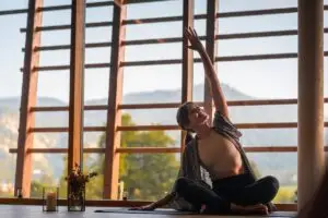 yoga übungen rücken-min