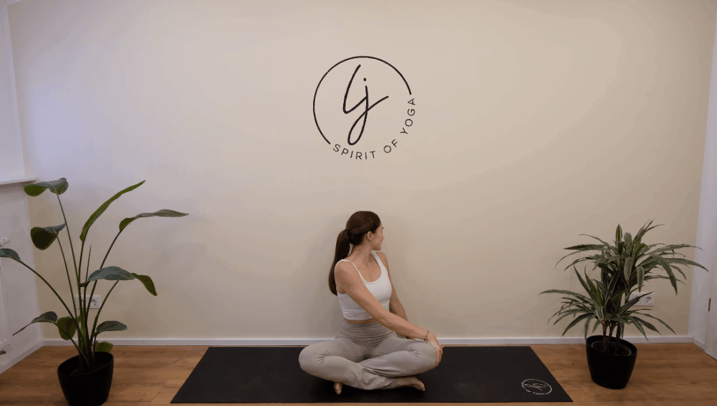 10 - twist nach hinten dehnung wirbelsäule-min