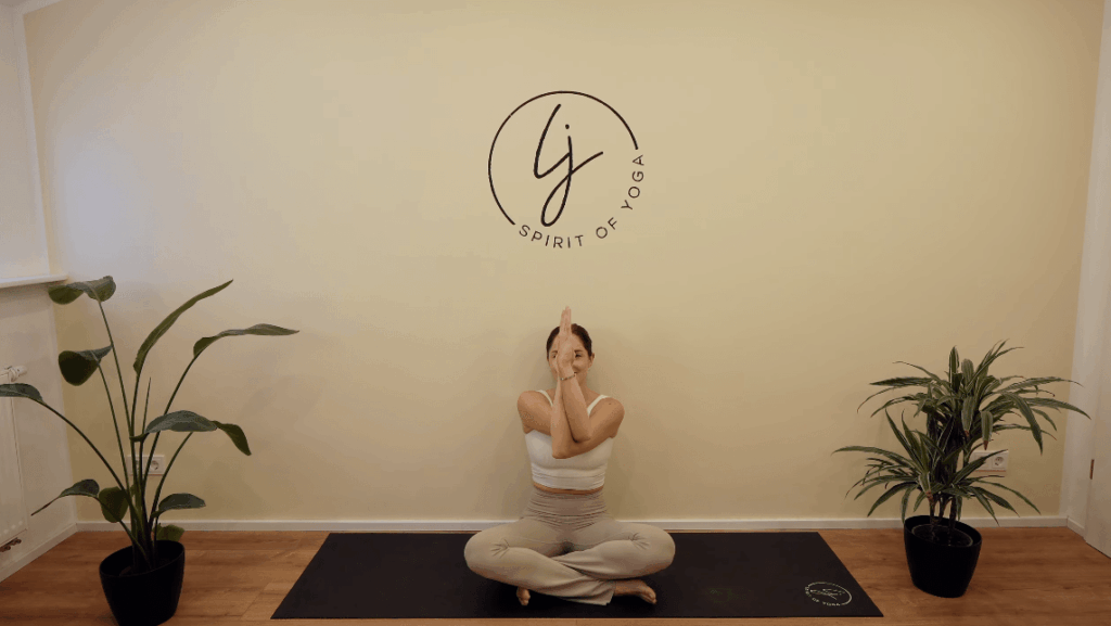 6 - oberen rücken dehnen mit adler armen-min